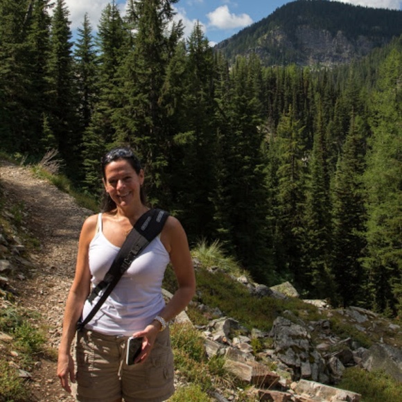 Meet your Posher, Christina - Picture 1 of 2